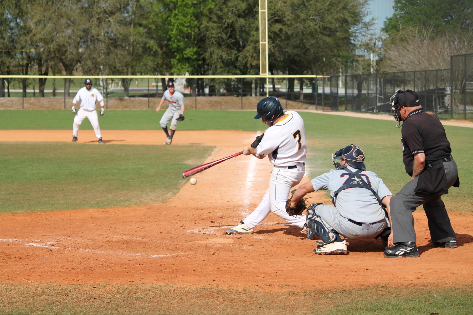 Baseball swept in MASCAC twinbill by Fitchburg State