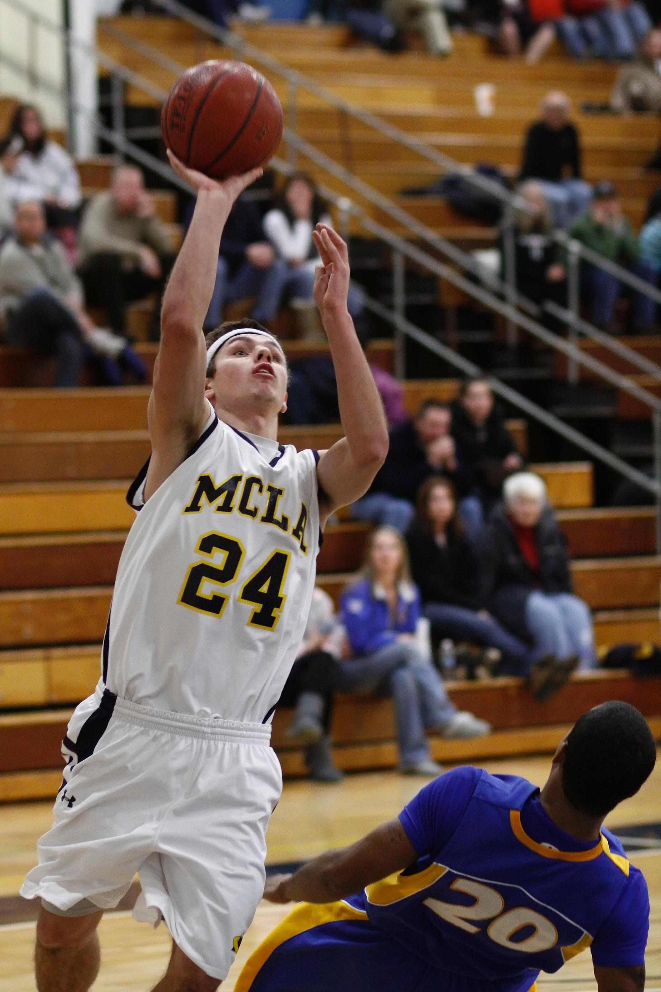 MCLA can't keep pace with Salem, fall 97-86