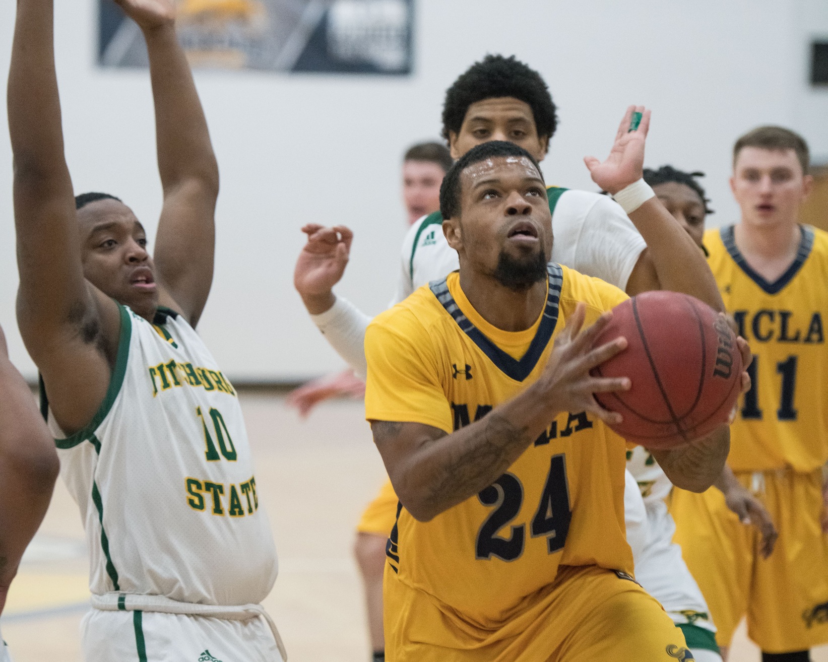 Men's Basketball struggles with first place Vikings as they fall 103-77