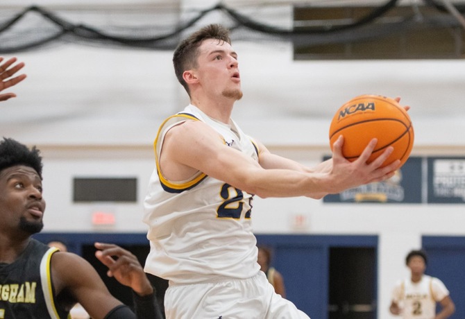 Yearsley scores 31 but Men’s Basketball falls to Salem State 75-64