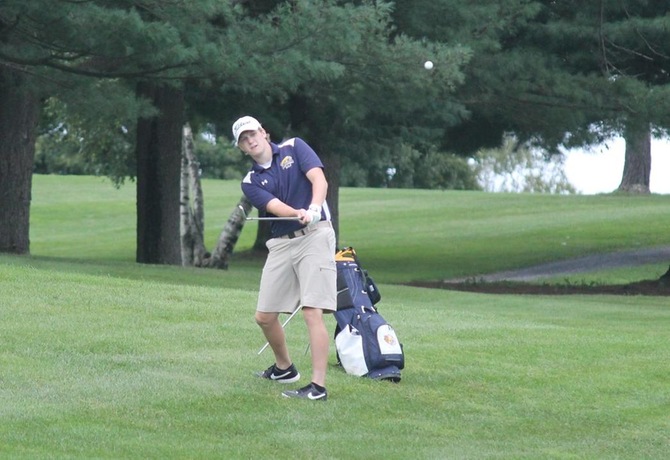 Golf finishes fall season after day two of NAC Championships