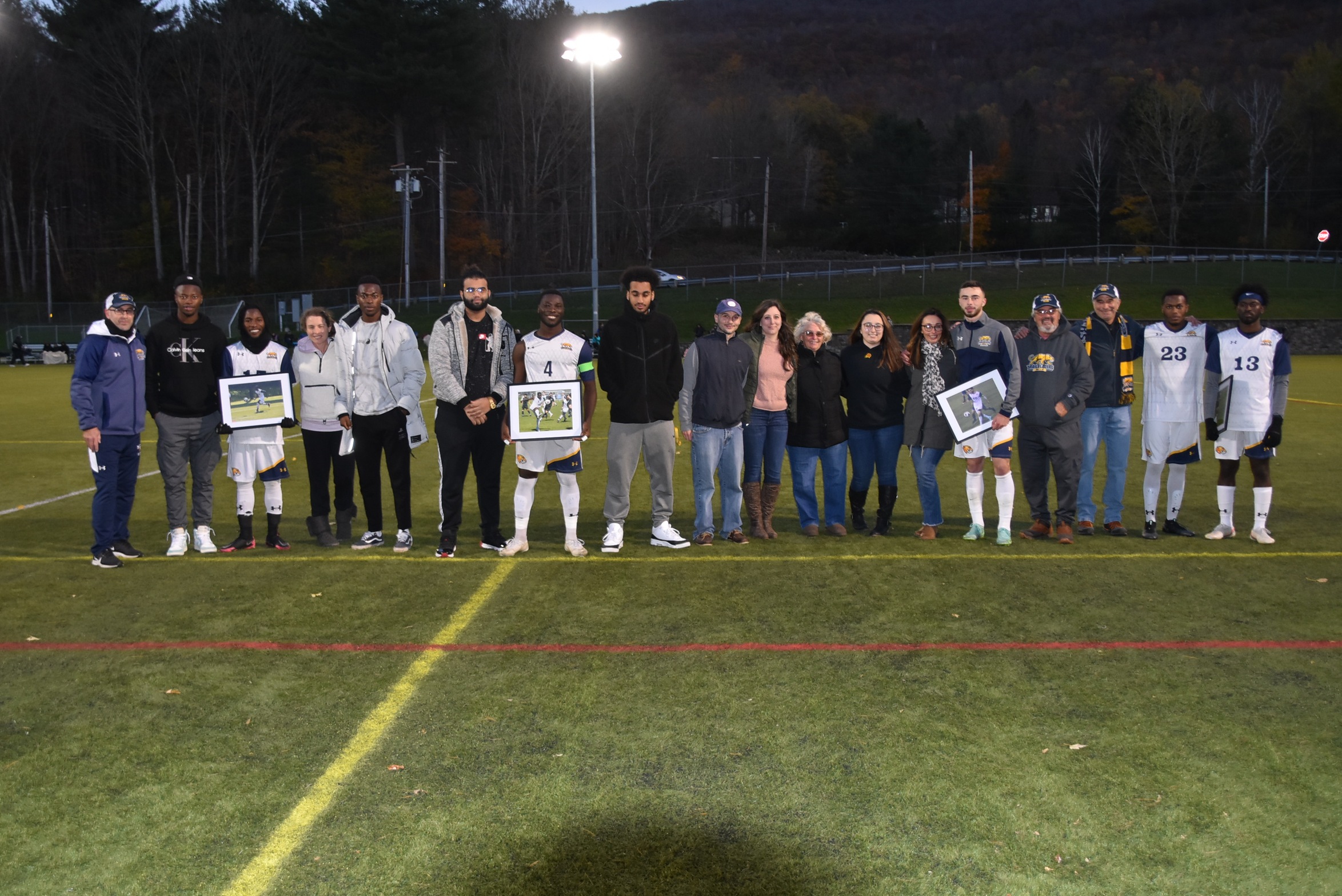 Men's Soccer falls 2-1 to Bears on Senior Day, await playoff fate