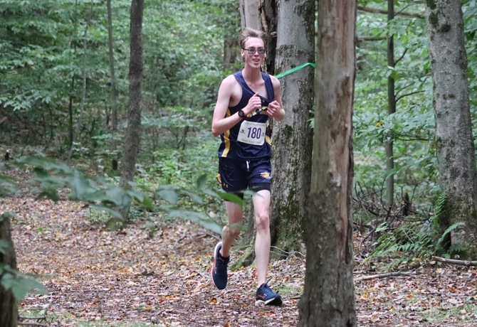 •	Robbie Wiltsie paced the Trailblazers with a time of 33:53.58.