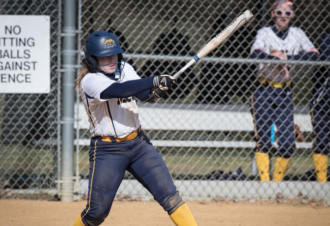 Softball can't complete comeback as they drop two to Westfield State
