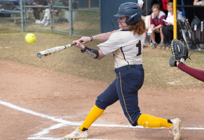 Softball can’t keep pace in nonconference doubleheader against Union