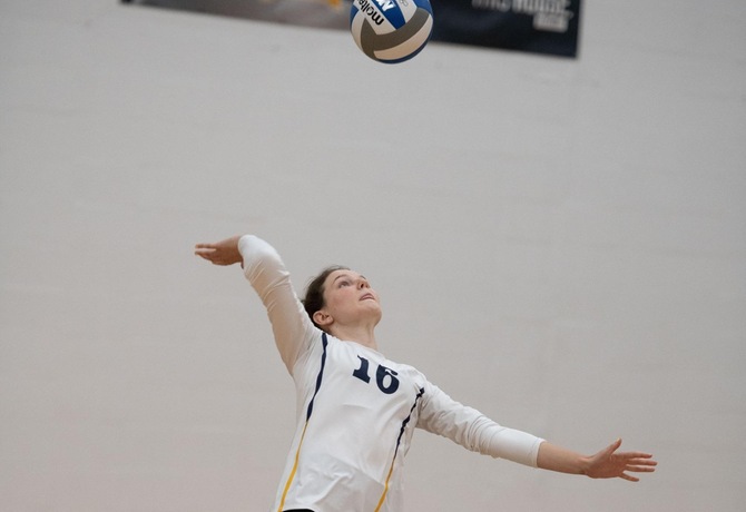 Volleyball holds on for 5-set win over Sage