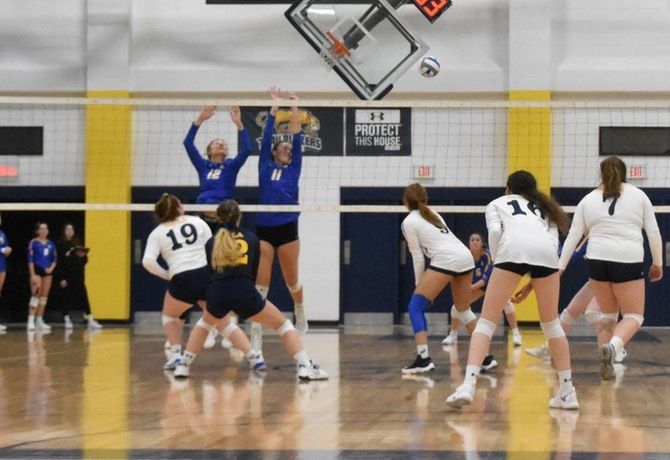 Volleyball drops 3-0 MASCAC tilt to Worcester State