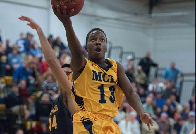Men's Basketball can't keep pace with Worcester late as Lancers pull away 77-61