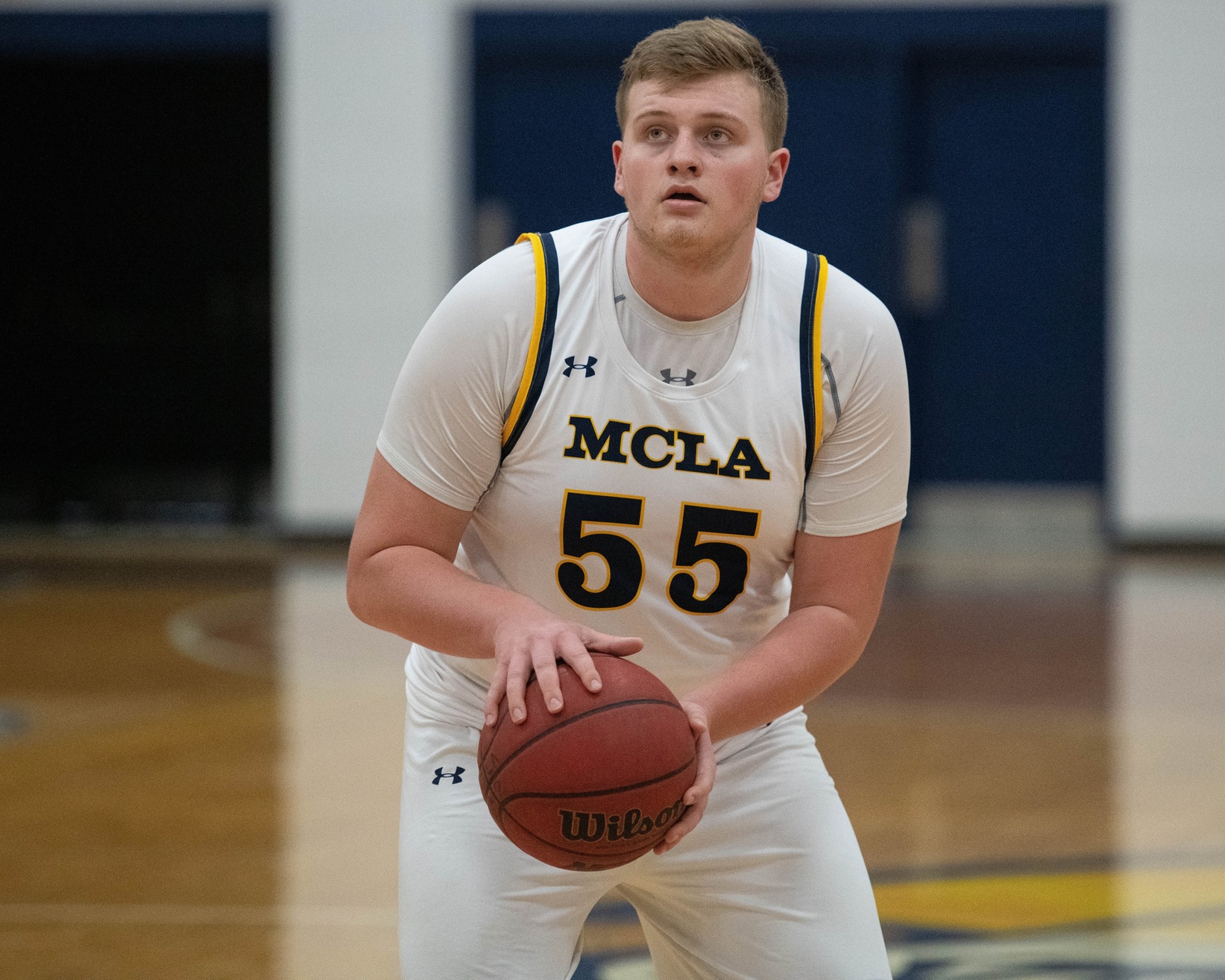 Becker's layup with two seconds left sends Men's Basketball into Semi's with 80-78 win over Fitchburg State