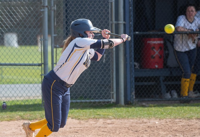 Softball can't keep pace with Williams, drops pair of games
