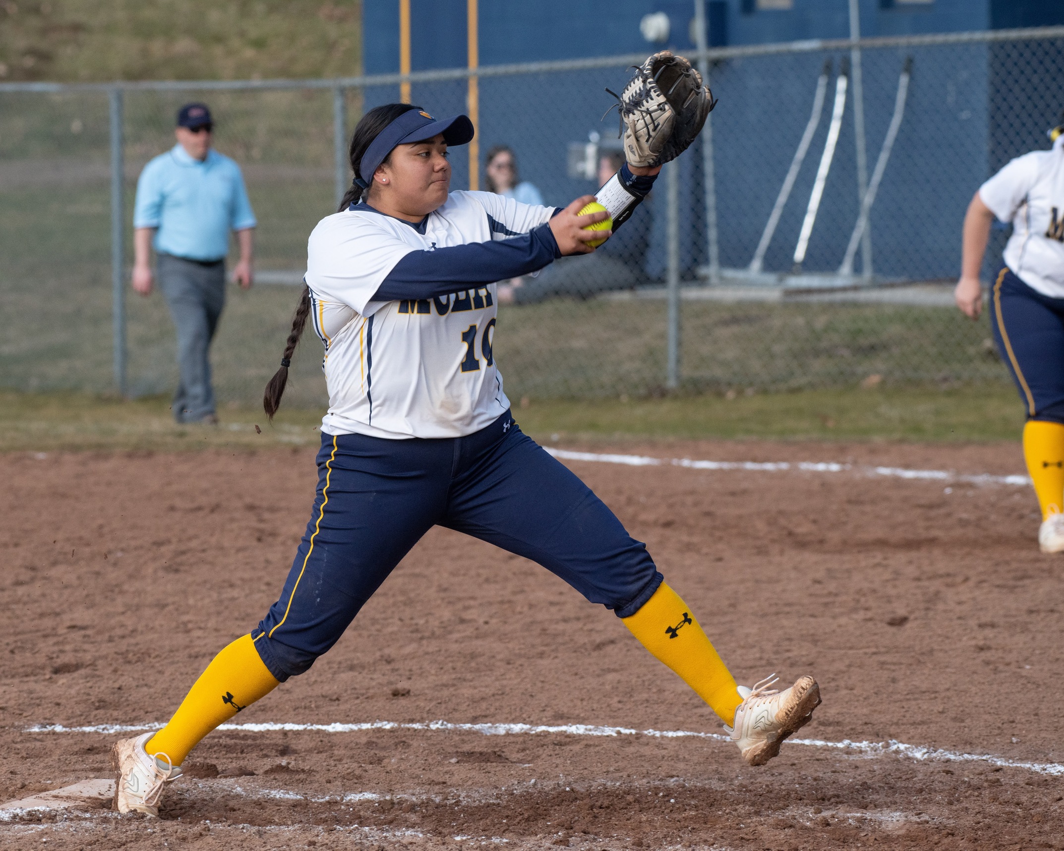 Softball falls to Worcester State in MASCAC action