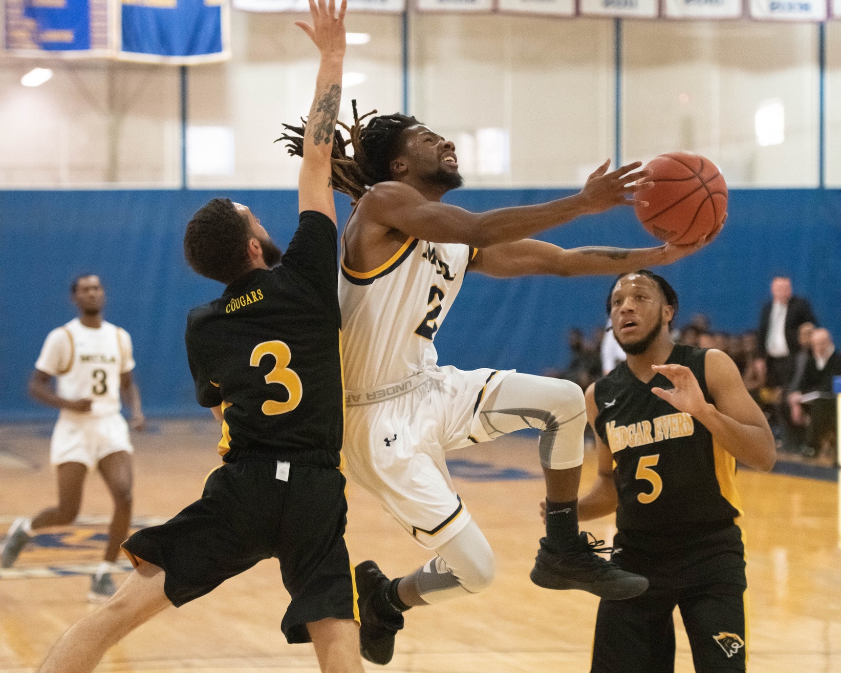 Men's Basketball tripped up on road at Salem 88-67