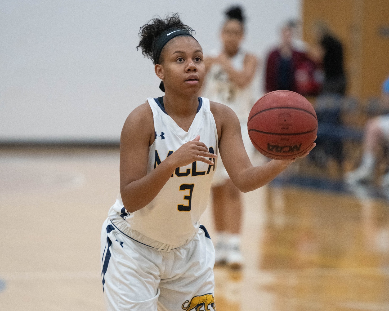 Women's Basketball loses defensive struggle with Trinity 43-31