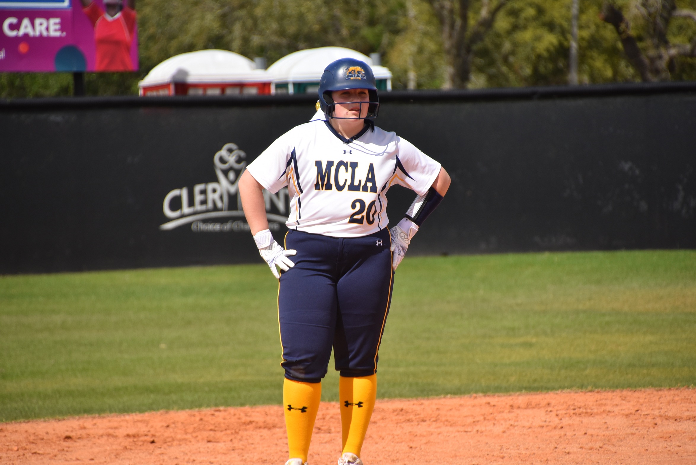Softball begins MASCAC play with pair of losses to Bears